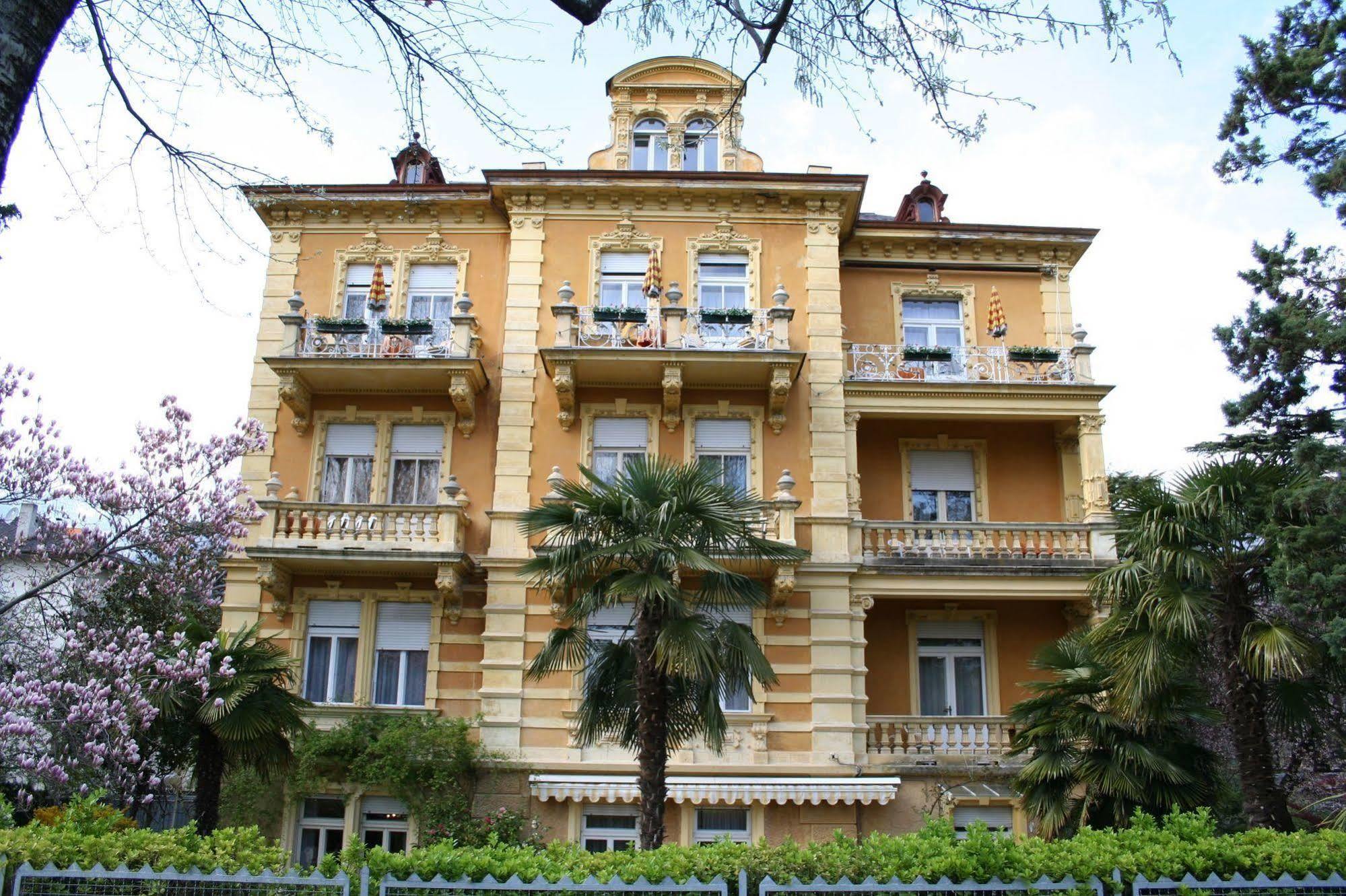 Hotel Villa Westend Merano Esterno foto